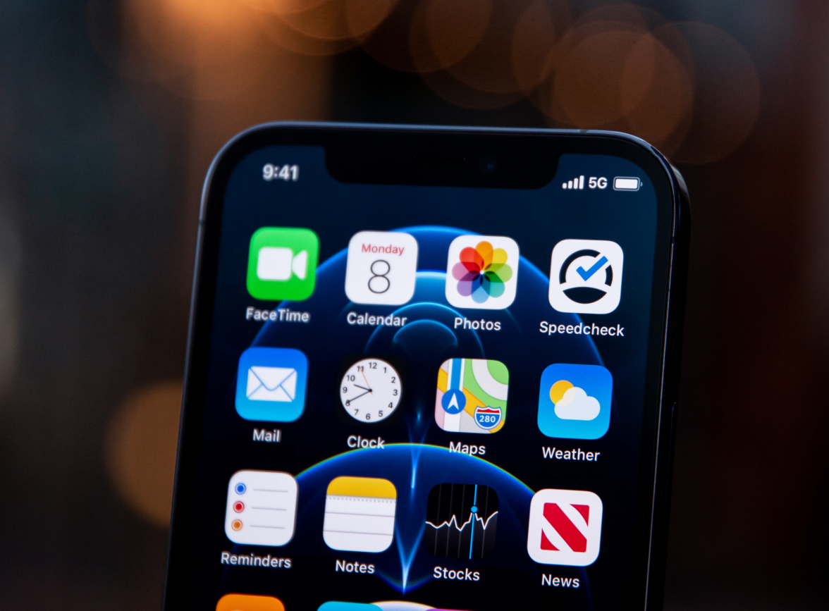 靖西苹果手机维修分享为什么 iPhone 12 在冬季会自动关机 